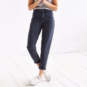 BDG Mom Jean in washed black